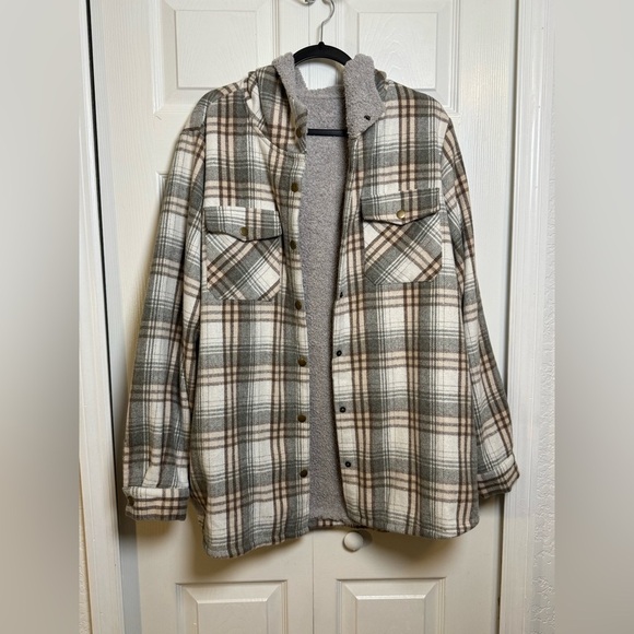 Jackets & Blazers - Plaid Sherpa Lined Hooded Shacket XXL Gray Brown Fleece Jacket